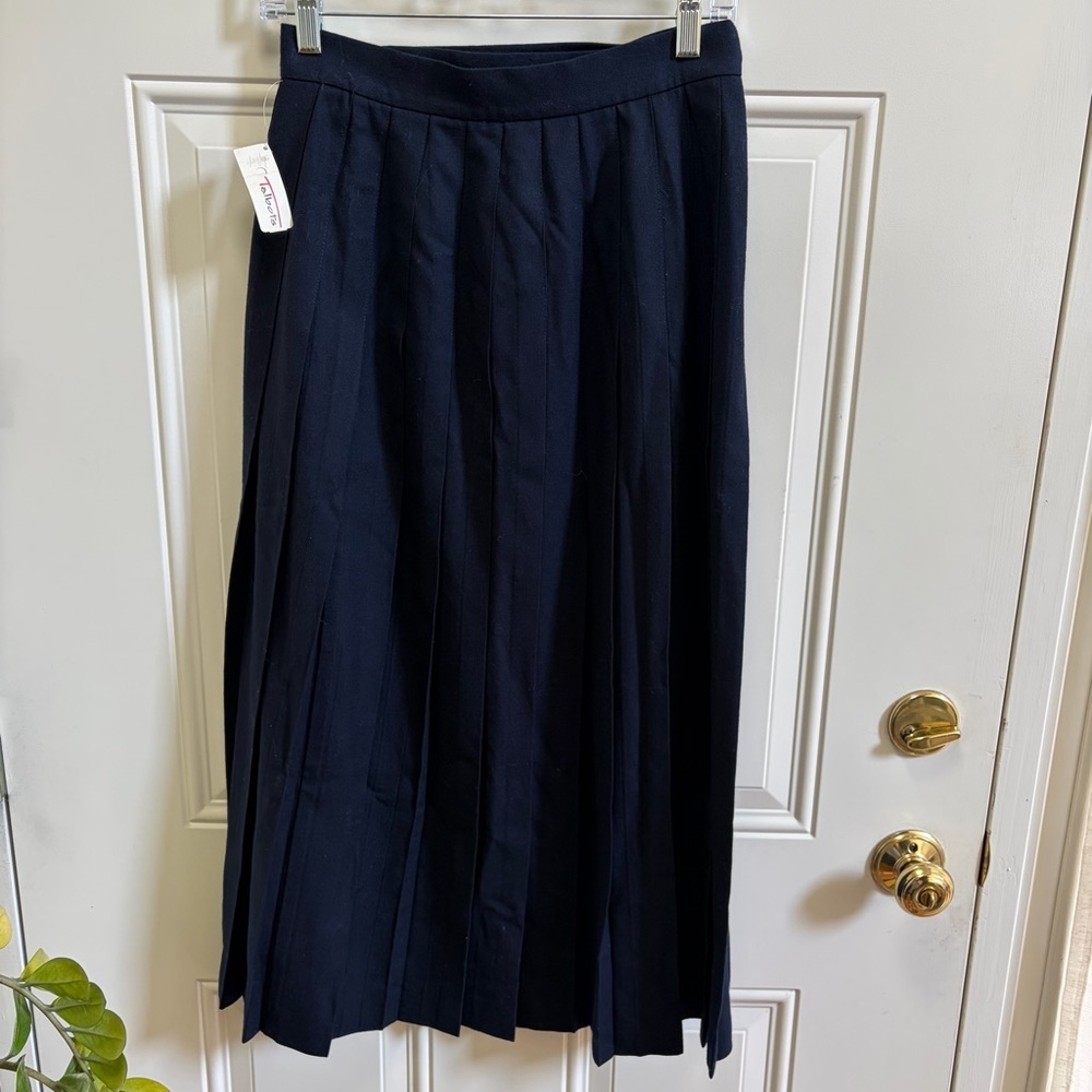 vintage Deadstock Talbots Navy pleated wrap 100 % wool midi skirt 6